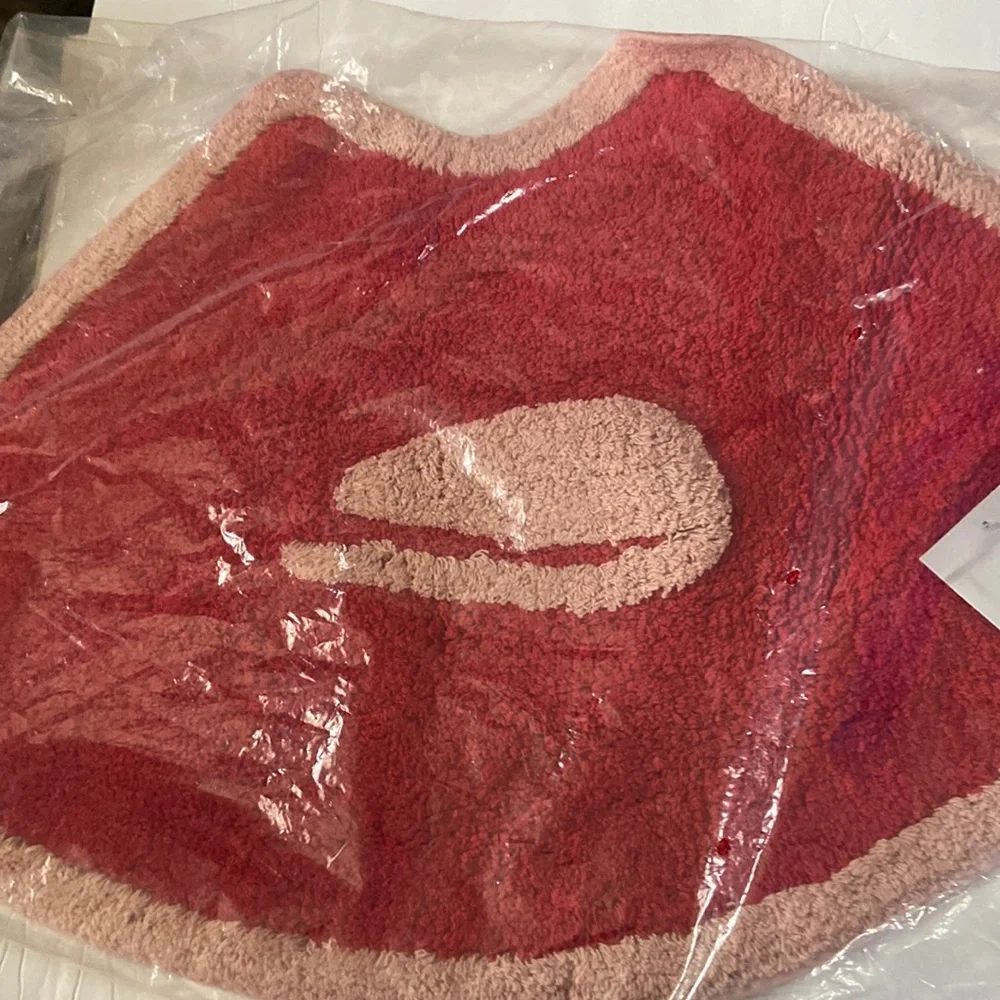 Novagratz red lips small bath rug